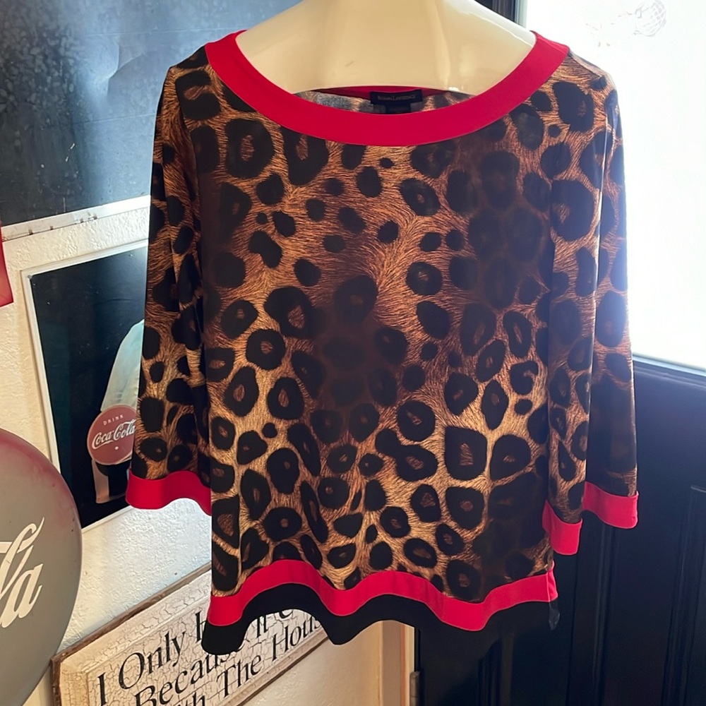 NWT Size Large Susan Lawrence Top